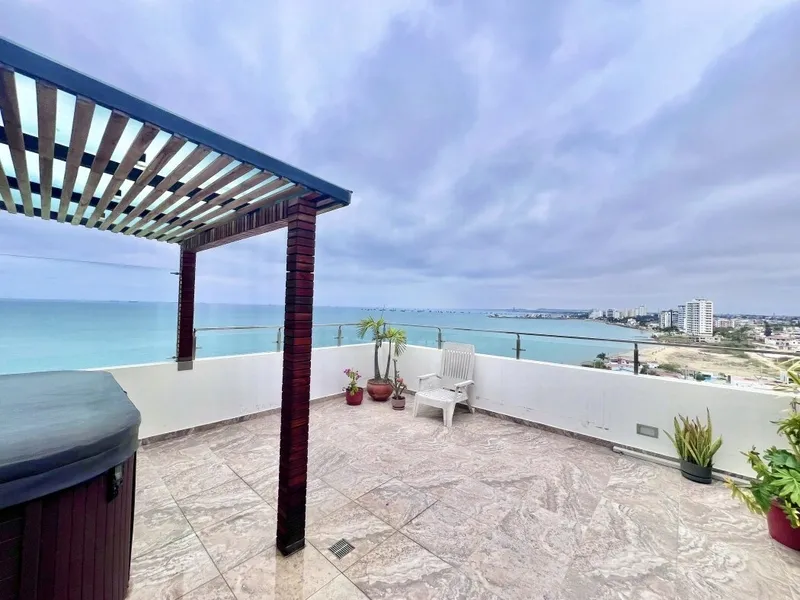 MILINA IN BEACHFRONT BUILDING WITH POOL AND ROOFTOP TERRACE — photo 19