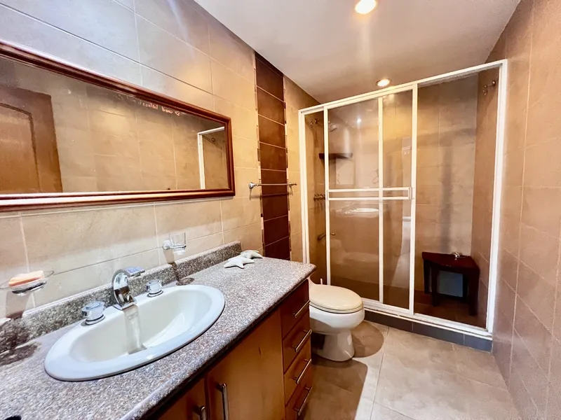 Unique Oceanfront Studio with Pool, Parking & Laundry — photo 8