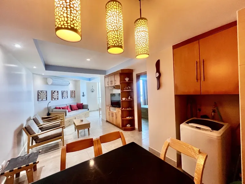 Unique Oceanfront Studio with Pool, Parking & Laundry — photo 15