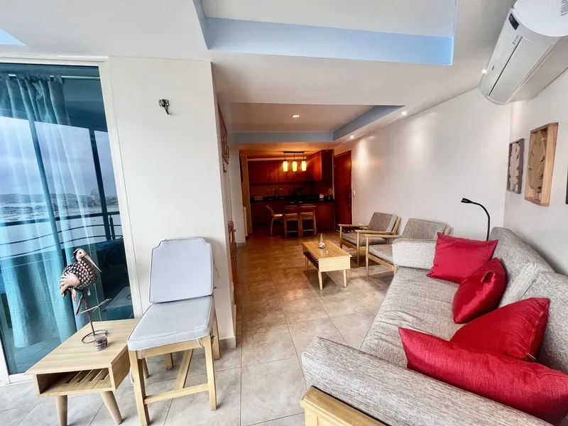 Unique Oceanfront Studio with Pool, Parking & Laundry — photo 17